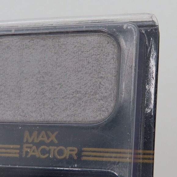 Max Factor 16 Iced Platinum Satin Shadow Refill Eyeshadow 1986 VTG 04620013230 - Picture 2 of 8